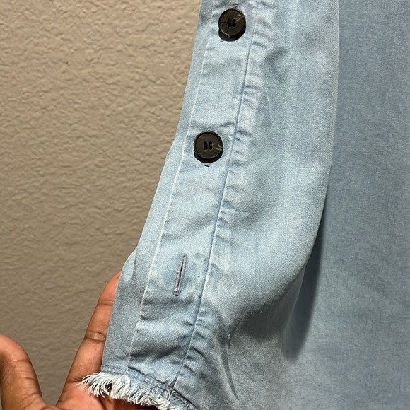 A.N.A. New Approach Light Denim Women's Tank Style Top w/ Buttons on Side Sz 0X - Picture 5 of 9